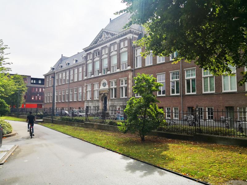 Vaste werkplekken te huur op een centrale locatie aan de Bloemsingel 210 in Groningen. 1–4 werkplekken à €250 p.p./maand, incl. meubilair, internet, koffie, thee en printen/scannen tot A3.